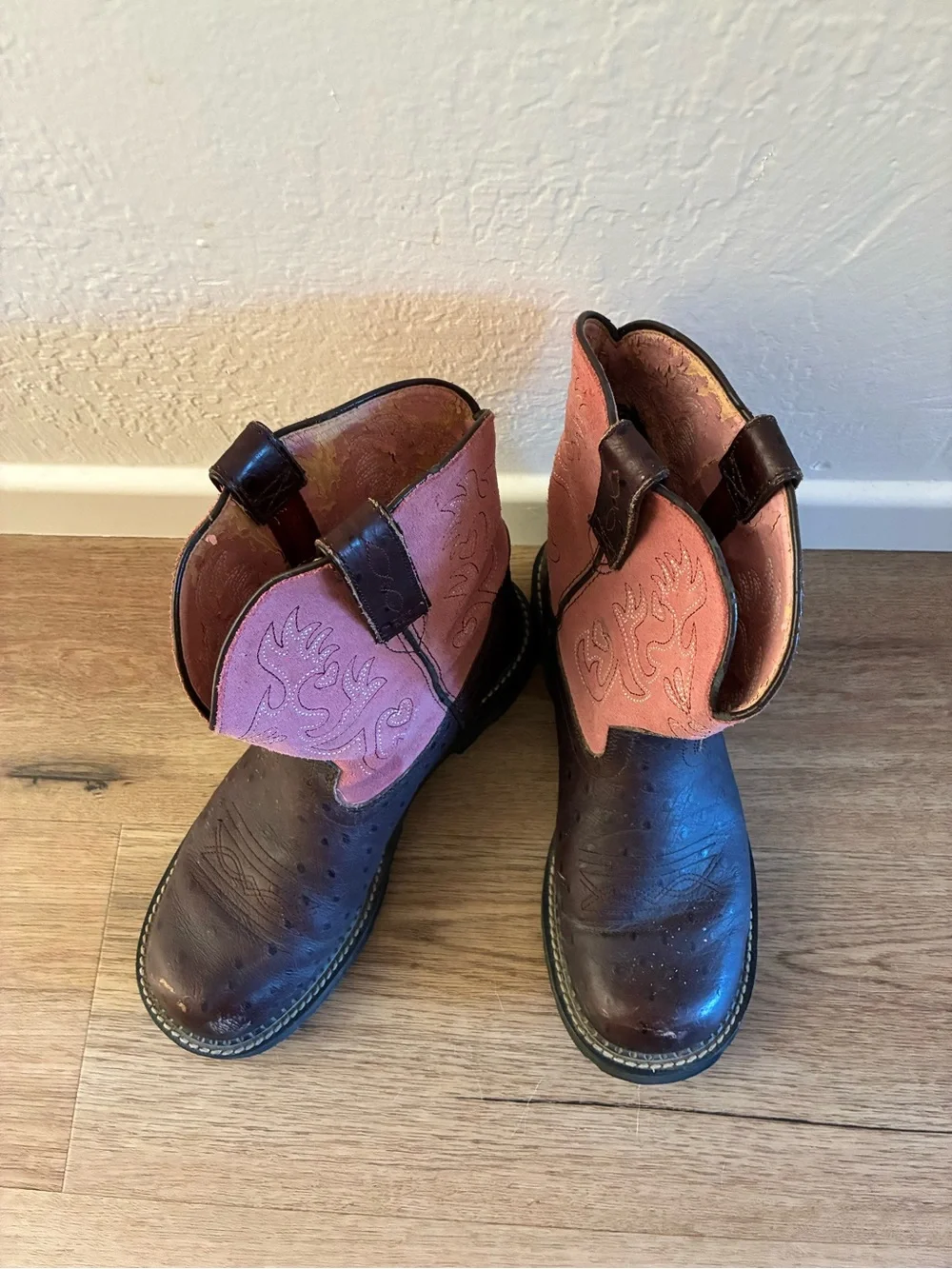 Ariat Brown Leather Foot Pink Embroidered Shaft Western Boots womens size 8.5